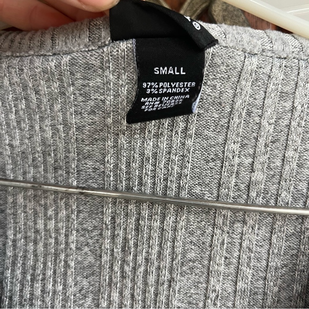 Rue21 Cropped Long Sleeve - Picture 5 of 5